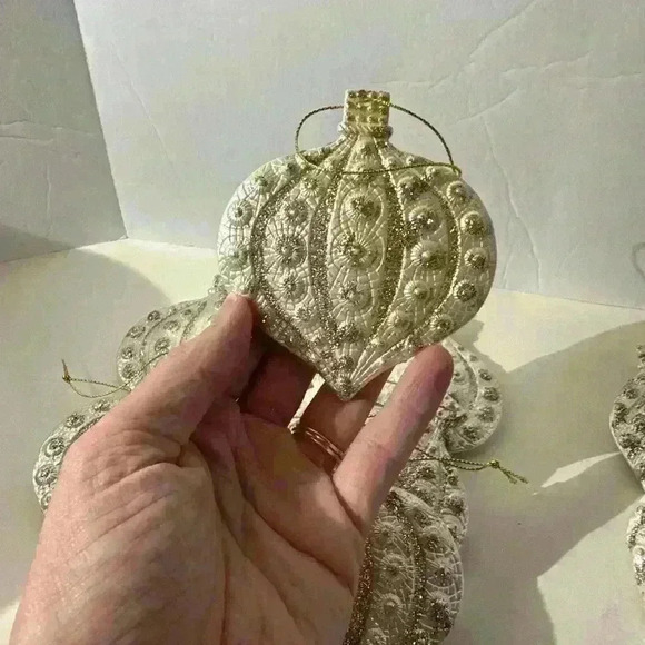 Set of 12 Christmas Ornaments- Cream With Silver Glitter - Picture 6 of 7